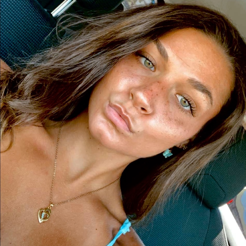 Meet your Posher, Hailey